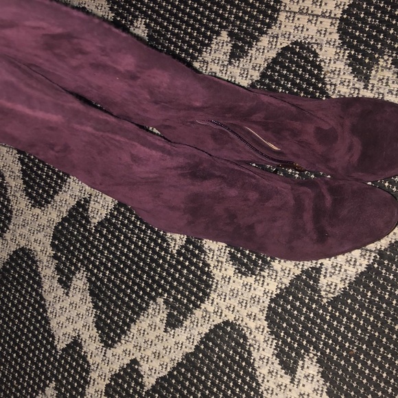 Salvatore Ferragamo suede size 6 1/2 - Picture 4 of 15